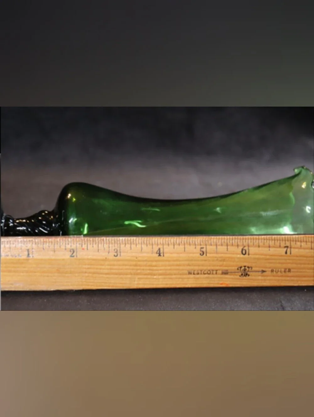 Vintage Hand-Blown Emerald Green Footed Ruffled Lip 8" Vase - Picture 5 of 6